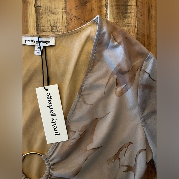 Going out top - Picture 2 of 4